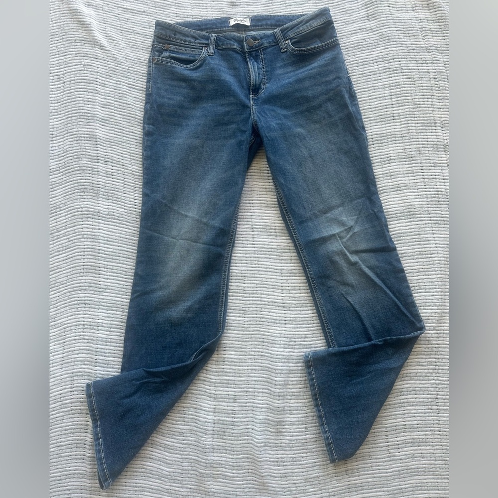 Boot-Cut Women's Denim Jeans in Faded Blue